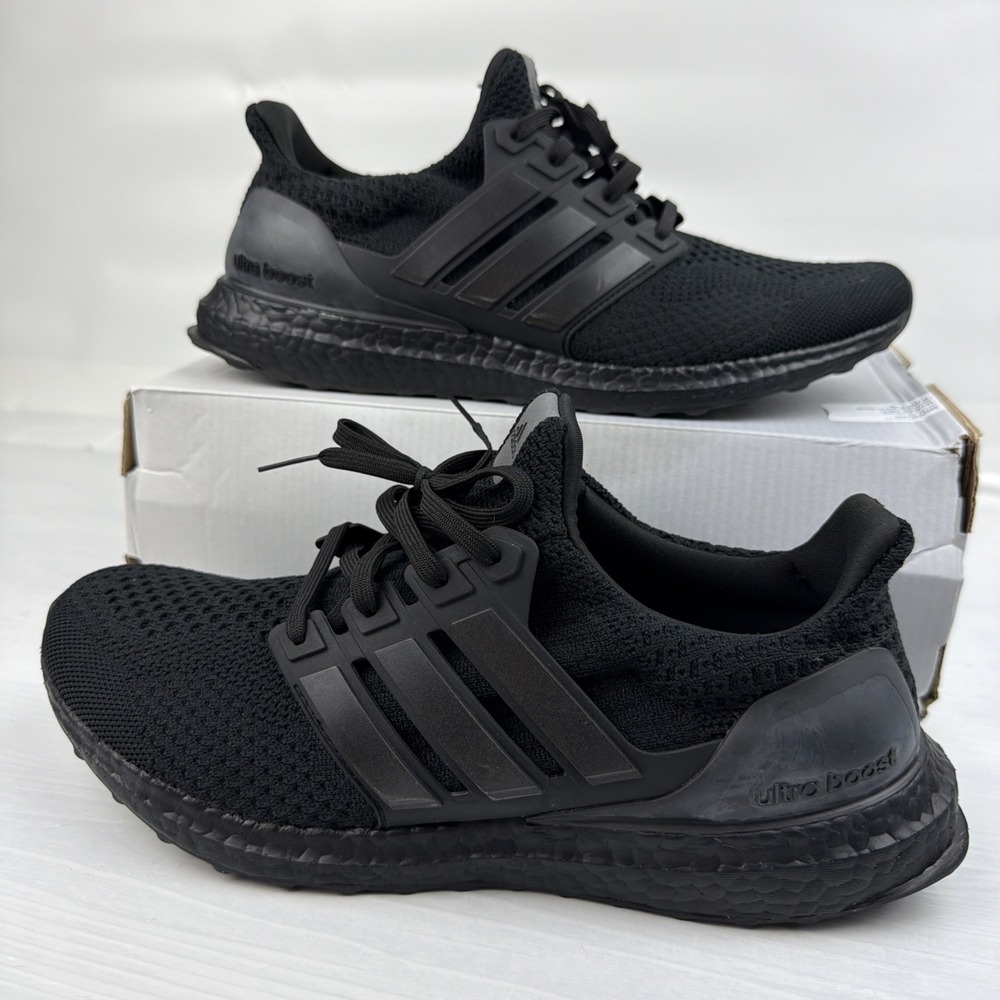 adidas UltraBoost 5.0 DNA Core Black Men's Sz 10 Running Shoes GV8745 Excellent